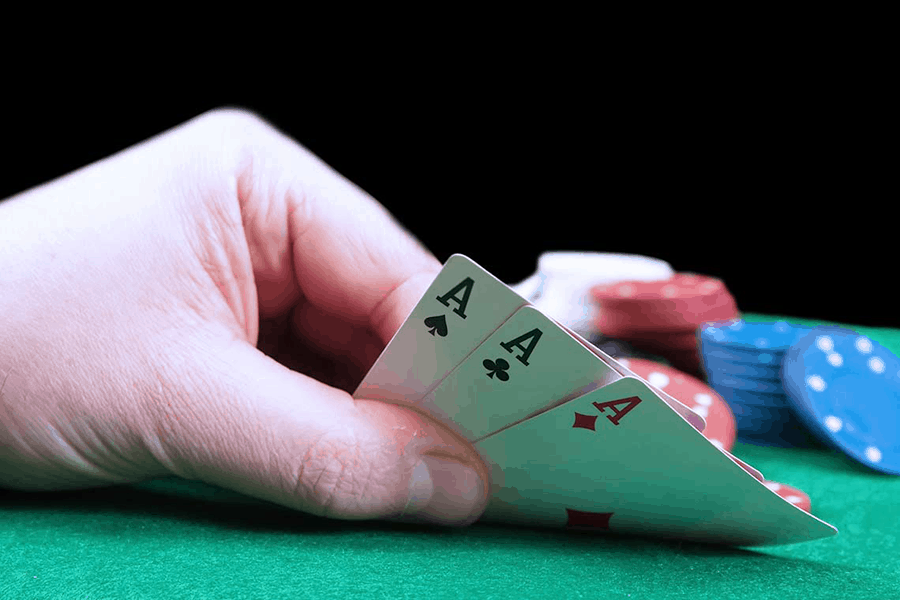 noi bat hai sai lam cua nguoi choi poker