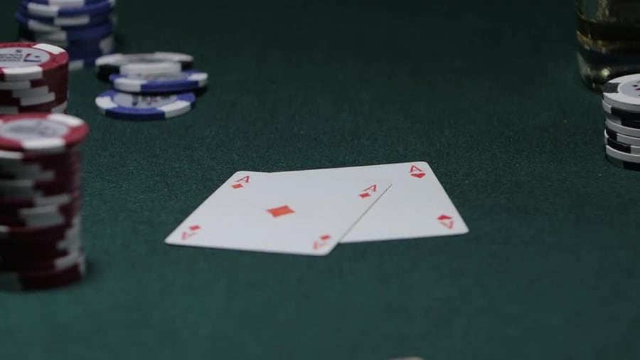 tao tu duy on dinh khi choi poker truc tuyen