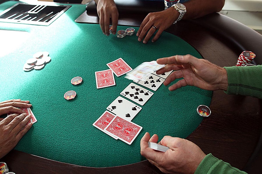 4 bi kip nen nho de bao ve tien khi choi bai baccarat truc tuyen